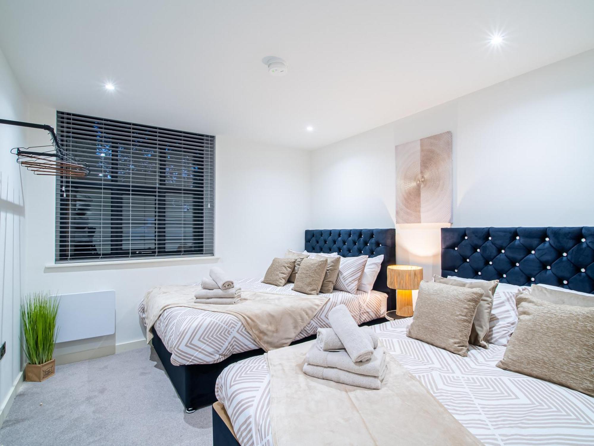 2-bedroom With Breathtaking Views In Holmfirth Village, *
